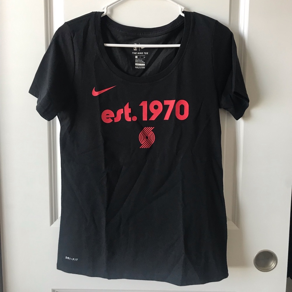 Nike Woman’s Toronto Raptors City Edition Dri-Fit T-Shirt Size Small